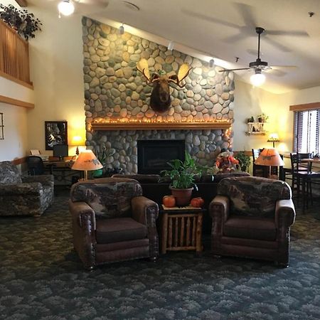 Moose Lake Lodge & Suites מראה חיצוני תמונה