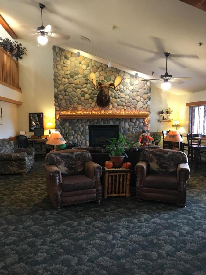 Moose Lake Lodge & Suites מראה חיצוני תמונה