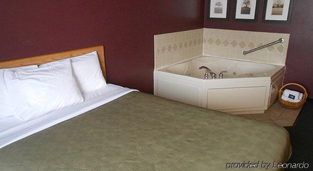 Moose Lake Lodge & Suites מראה חיצוני תמונה