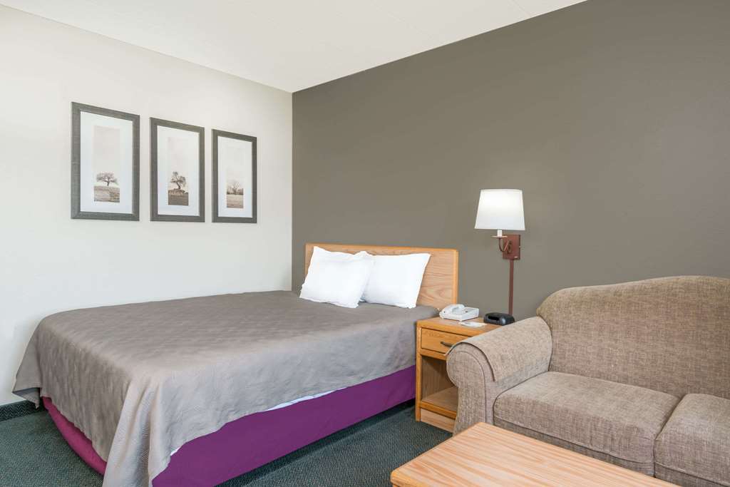 Moose Lake Lodge & Suites חדר תמונה